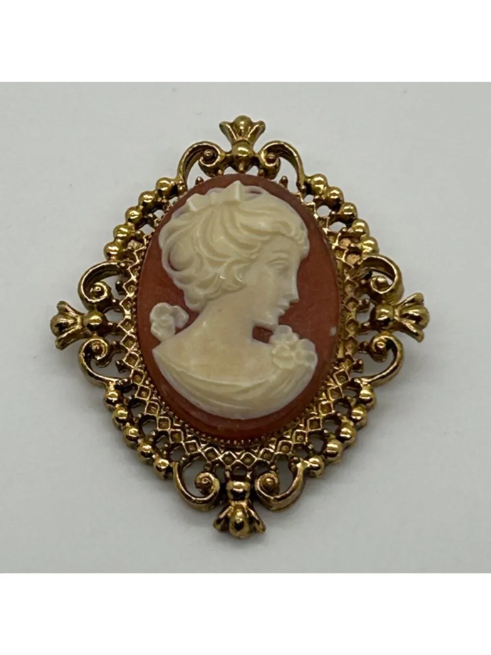 Avon this brooch